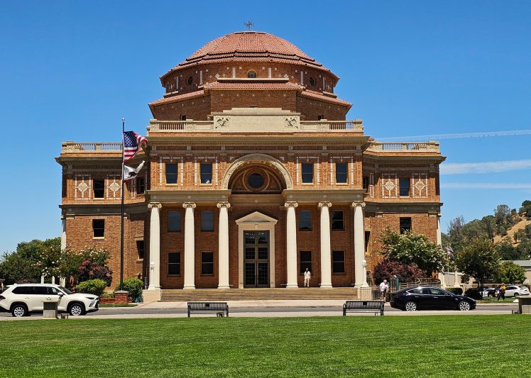 Atascadero City Hall-